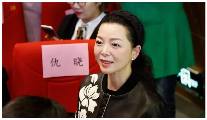 曾是汪涵的伯乐，51岁“湖南一姐”，今淡妆出境美貌不减当年