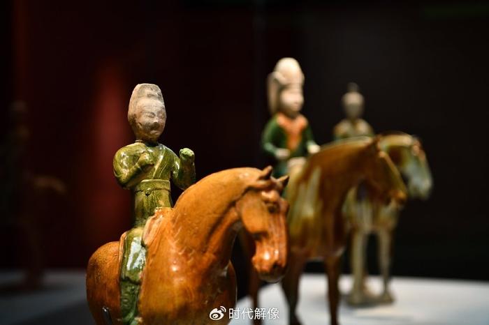唐代洛阳文物精品展亮相太原：唐三彩、陶俑、金银器展现盛唐繁华