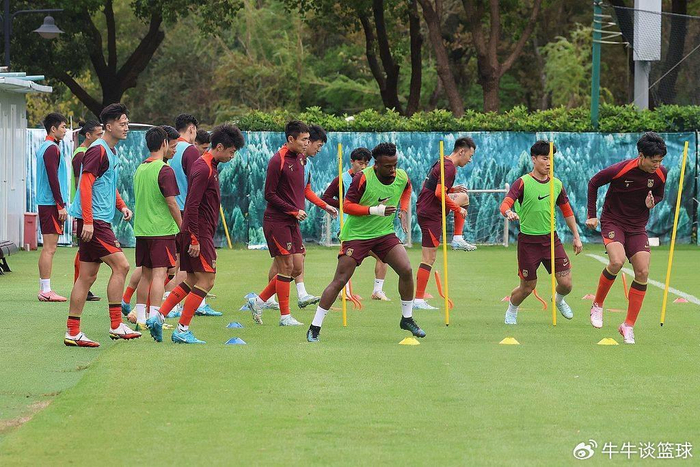 央视不播！国足生死战，4大核心伤退，伊万残阵出击，想爆冷难啊