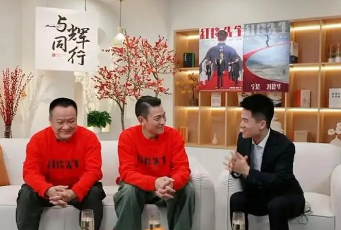 竟放董宇辉鸽子!韩寒怕面对面露怯?对读书态度相反的人不见也罢