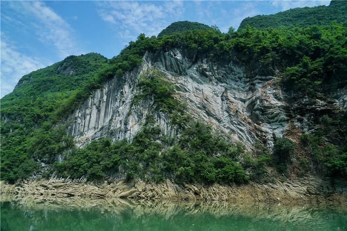 流浪、遇见、栖息，在龚滩邂逅民谣，沉醉在鲜花与歌声之中