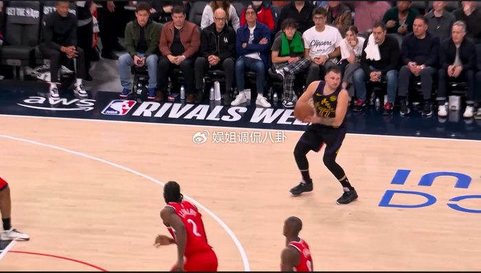 东契奇关键空位三分拒投成笑柄！被骂上全美热搜 遭嘲讽是最差运动员