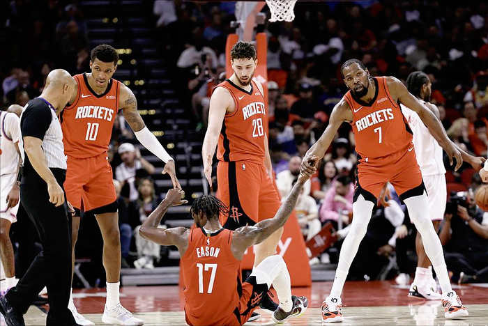 工资低人一等还挨骂！伊森硬刚乌度卡，合同年的委屈谁懂？