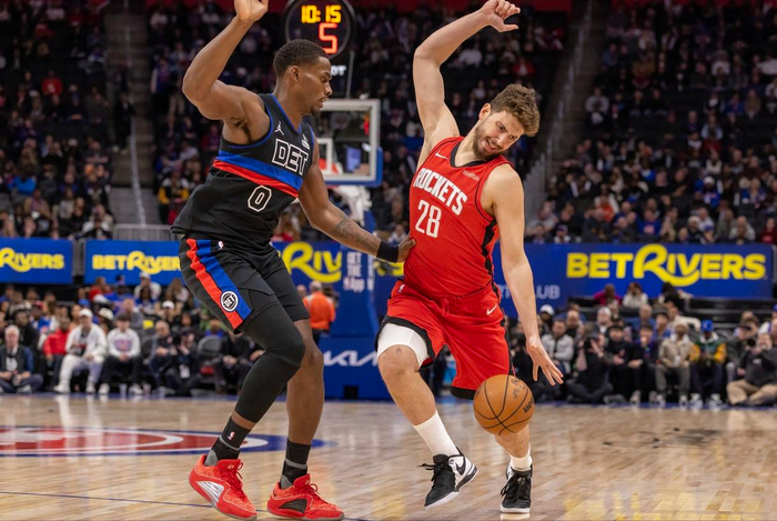 火箭小胜7分，却显现4问题，一人不能超时间使用，一人不能平替