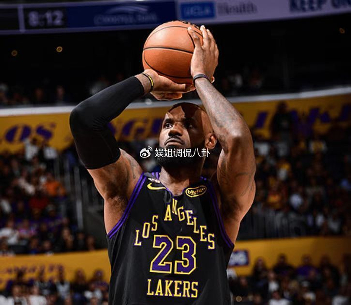 错失绝杀！詹姆斯拒绝背锅：你得问东契奇，后者：我看到他空了