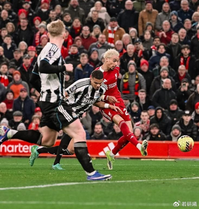 维尔茨传射埃基蒂克双响，萨拉赫英超历史第一人，利物浦4-1纽卡