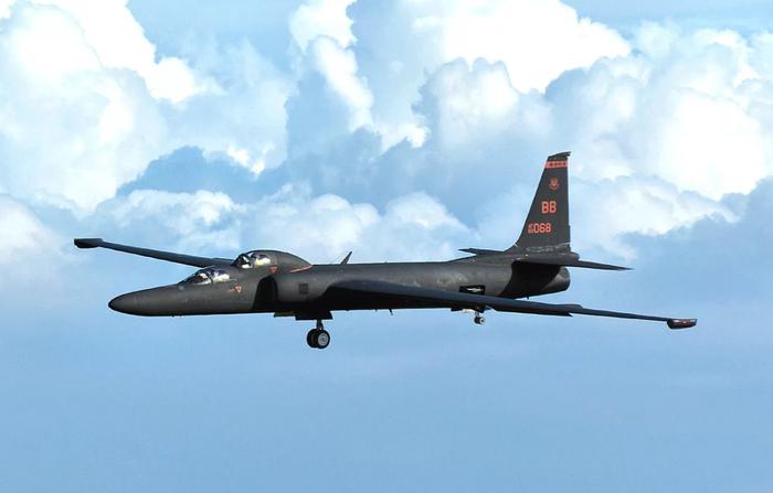 U-2侦察机实力不同凡响，能保持长时段万米侦察，燃料都是独有！