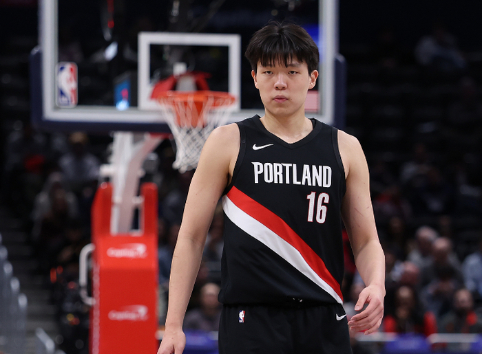 杨瀚森6分5板连创新高：连续点抢制霸禁区 正负值+11全队最高