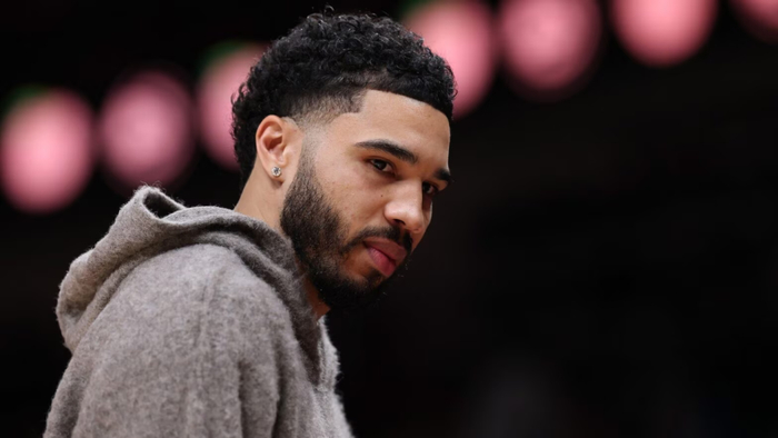 塔图姆考虑缺席整个赛季！正重新评估自身情况 称每天都纠结是否复出