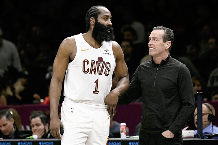 36岁哈登带伤复出准三双胜篮网，一句“能运球就打”听哭了多少人