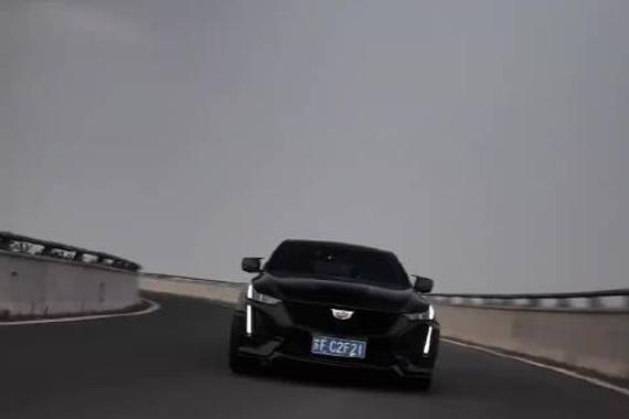 二十来岁你开CT5可以很自信