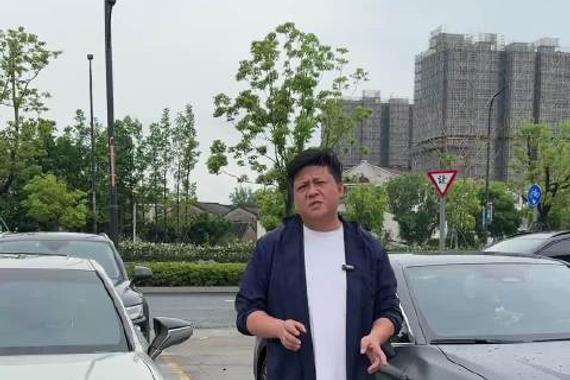 ES200和凯美瑞双擎运动P到底如何选 今天这条视频给大家分析