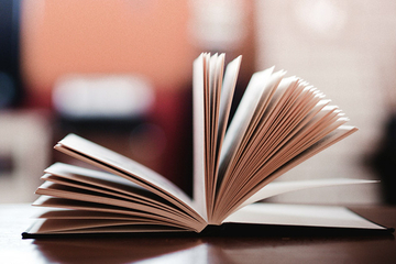 极度危险！两辆越野车开上疑似90度陡坡 成功登顶后原路返回 真相曝光