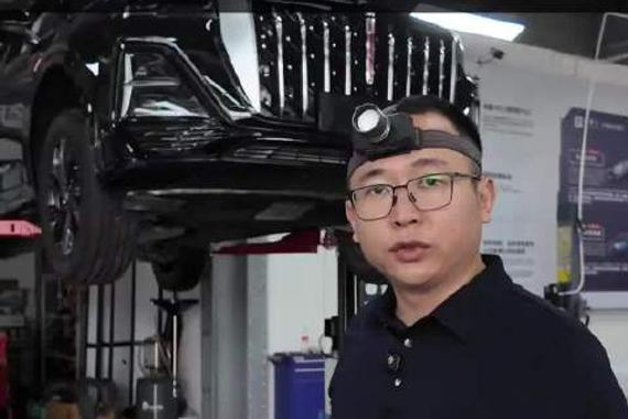 带大家看看红旗HS5的地盘