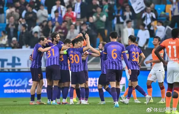 下马威，津门虎两大核心同时拒绝续约，于根伟关注泰山队两悍将