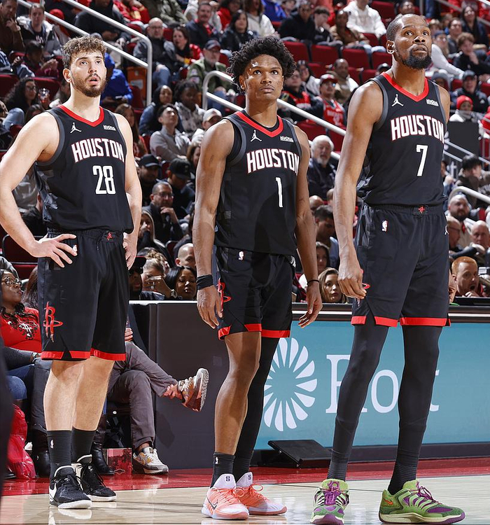 阿门续约危机！火箭给多少钱合适？他到底是防守铁闸or溢价包袱？