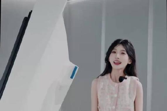 哥哥 快看 这是你未来的座驾吗