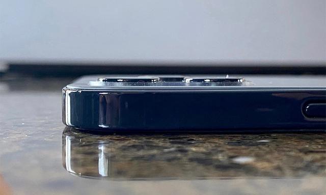 iPhone 12真机尺寸超小、单手可掌控：喜欢小屏手机有福了