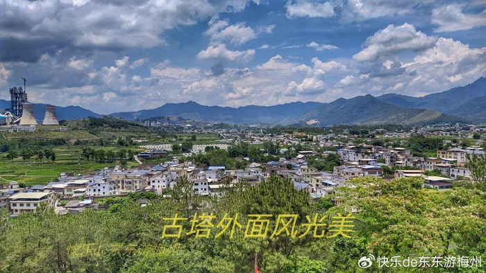 蕉岭文福路亭古塔，木板被拆后拱形青砖楼板竟不塌，顶层外有围墙