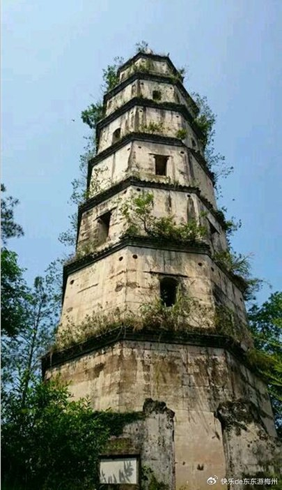 蕉岭文福路亭古塔，木板被拆后拱形青砖楼板竟不塌，顶层外有围墙