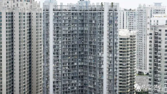 高位站岗,深圳小区跌幅排行榜来了|户型|深圳市|楼市|学区房|深圳楼市|广东省|单价|跌幅|小区|深圳|成交价|金茂|华庭|高位站岗_新浪新闻