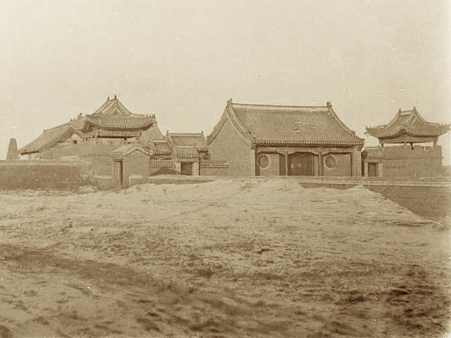 呼伦贝尔1901年，海拉尔城北门内外，元朝皇后孛儿帖的故乡