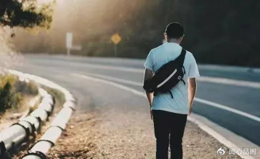 梦境的深意,解读梦见一个没有下半身的男人掏他自己的心 梦境的深意,解读梦见一个没有下半身的男人掏他自己的心