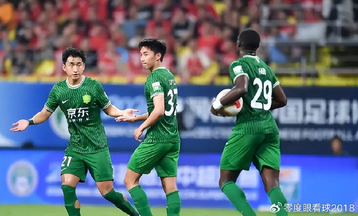 一场2：2让国足迎来喜讯，失意之人成最新发现，国足前场又得全能猛将