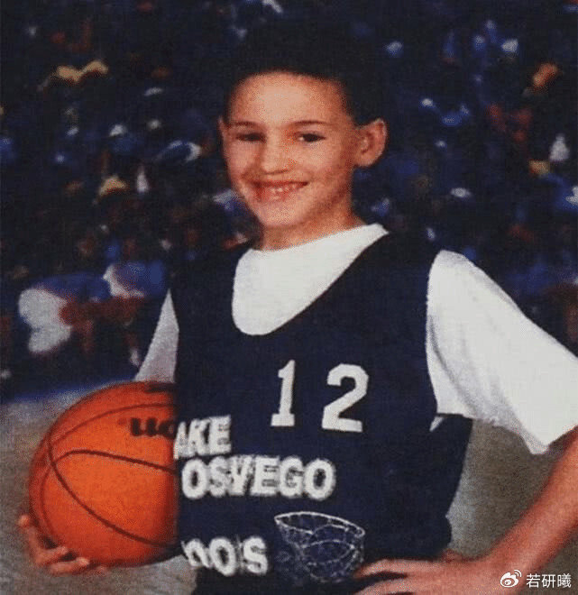 NBA球星童年照：库里变化最大，认出5个才算得上老球迷