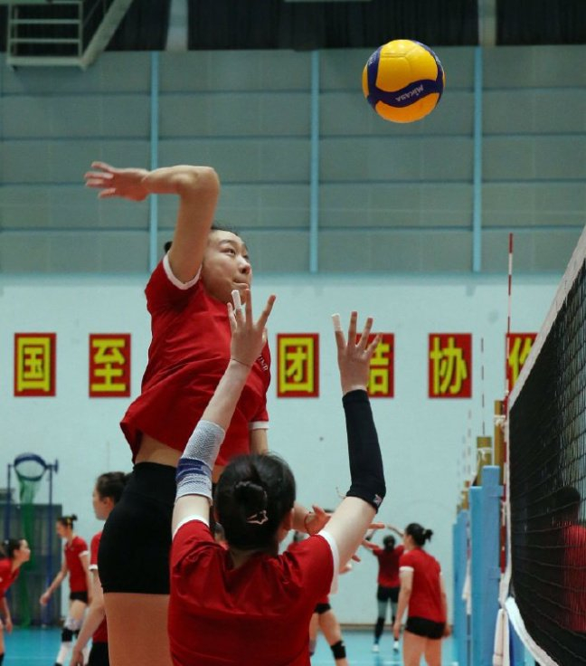 李盈莹归队训练但世锦赛出战存疑！大名单仍未决定 赵勇立两项目标