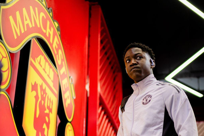 一场德比定乾坤！梅努首发打爆曼城，曼联解雇阿莫林的决定太正确