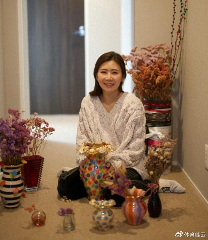 从直播带货到搜集花瓶,人在日本的福原爱被问:为啥要来中国赚钱