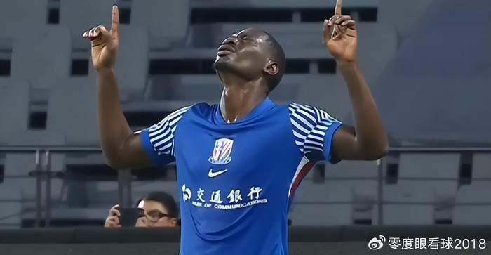 瞎折腾！上海申花买人眼光不行，两个赛季换了5个前锋，均难堪大任