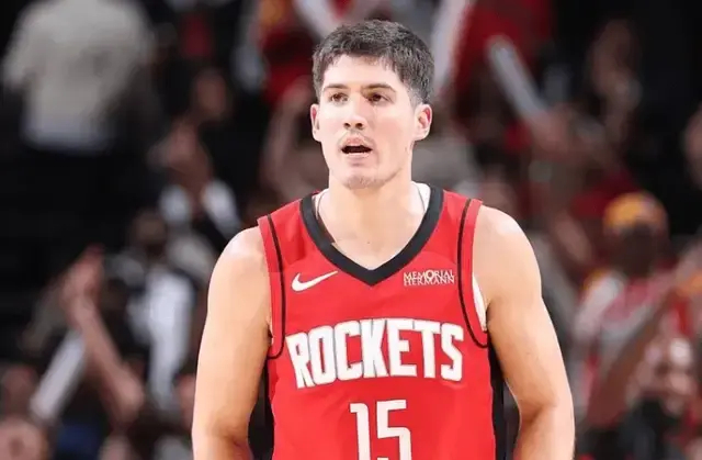 仅12胜7负！没抓住甜蜜赛程，美记晒火箭劫富济贫，暴露三大缺陷