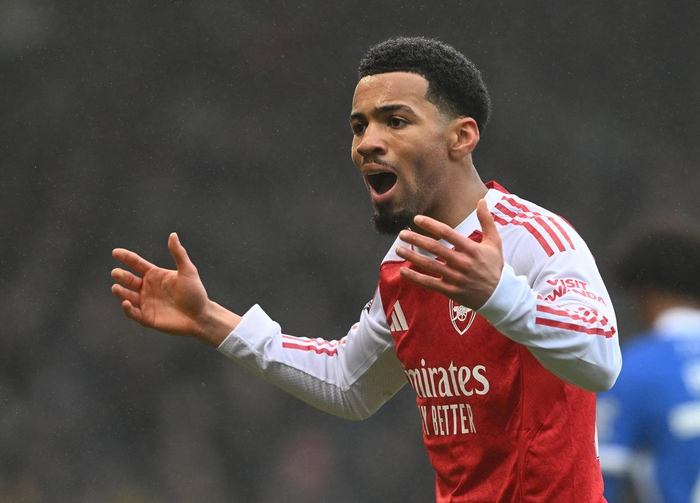 已达成协议！阿尔特塔点头放行，阿森纳18岁新星租借马赛半年