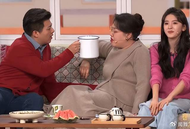 囿于性别对抗的春晚小品,开始只教育女性了