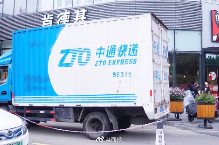 若把“四通一达”当成一家公司，它的估值是顺丰的2倍左右，在国内快递领