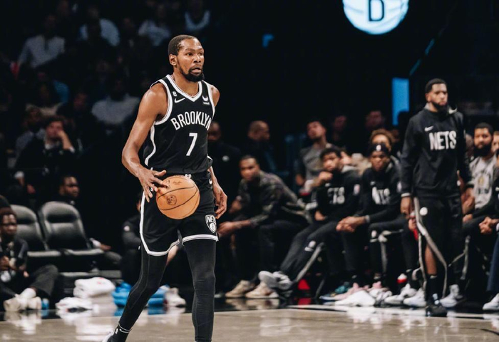 篮网官宣裁掉欧文东部季后赛形势再起波澜多支球队展开激烈争夺