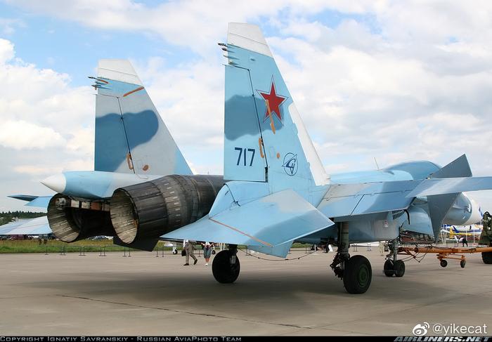 苏霍伊Су-33УБ(Су-27КУБ)/Su-33UB(Su-27KUB)舰载战斗教练机