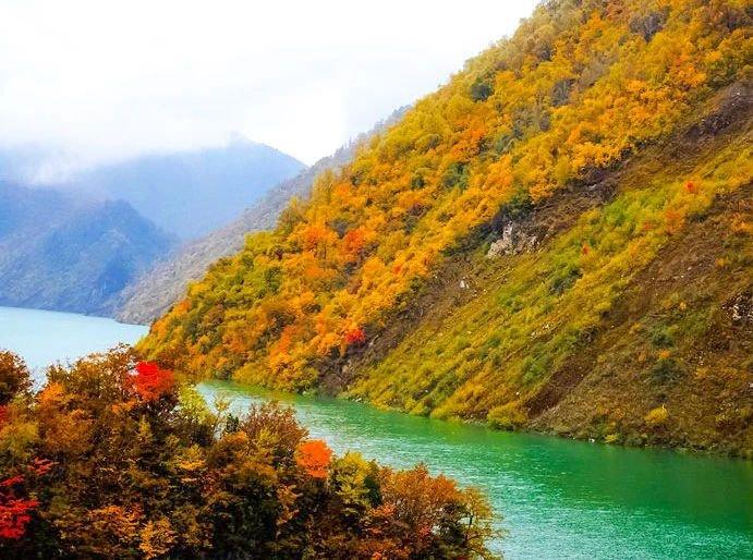 四川又一秘境小城，全国野生熊猫最多的地方，藏着多个低调仙境