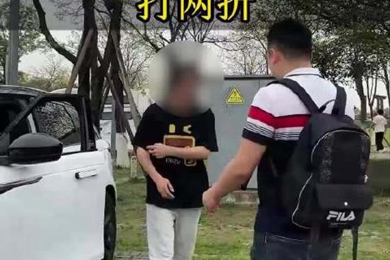 百万级路虎揽胜星脉见过没有？全款两折不到拿下