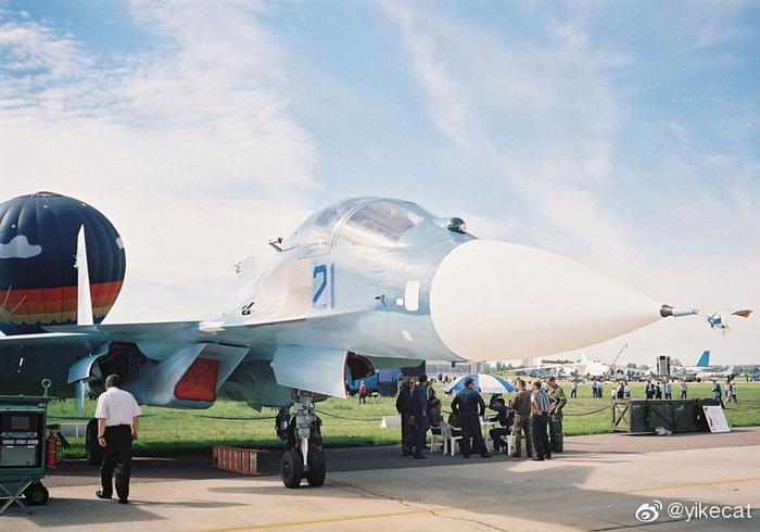 苏霍伊Су-33УБ(Су-27КУБ)/Su-33UB(Su-27KUB)舰载战斗教练机