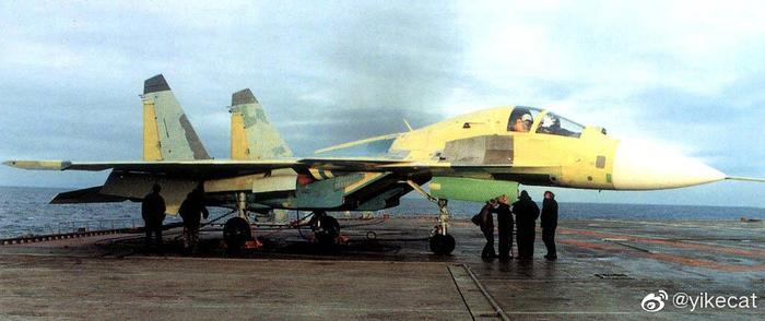 苏霍伊Су-33УБ(Су-27КУБ)/Su-33UB(Su-27KUB)舰载战斗教练机