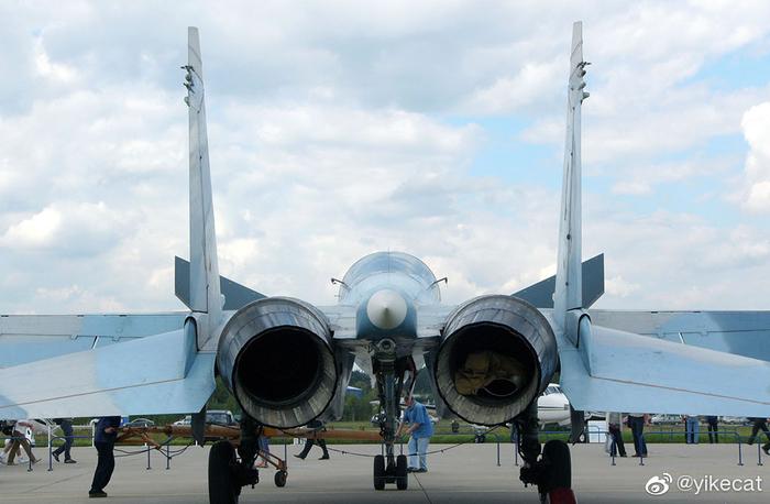 苏霍伊Су-33УБ(Су-27КУБ)/Su-33UB(Su-27KUB)舰载战斗教练机