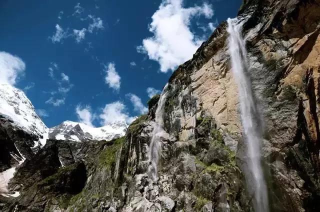 他们说绝世而独立的雨崩 是整个云南旅游之精华 你觉得呢？