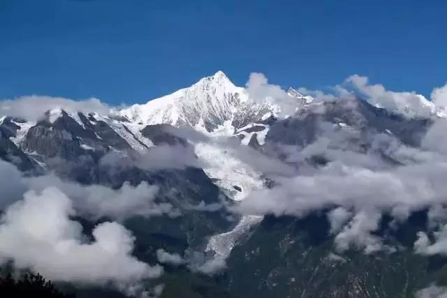 他们说绝世而独立的雨崩 是整个云南旅游之精华 你觉得呢？