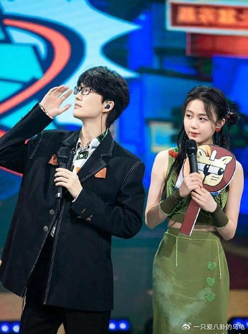 冯禧删许嵩图片,疑似两人已分手,与张靓颖互动是主因