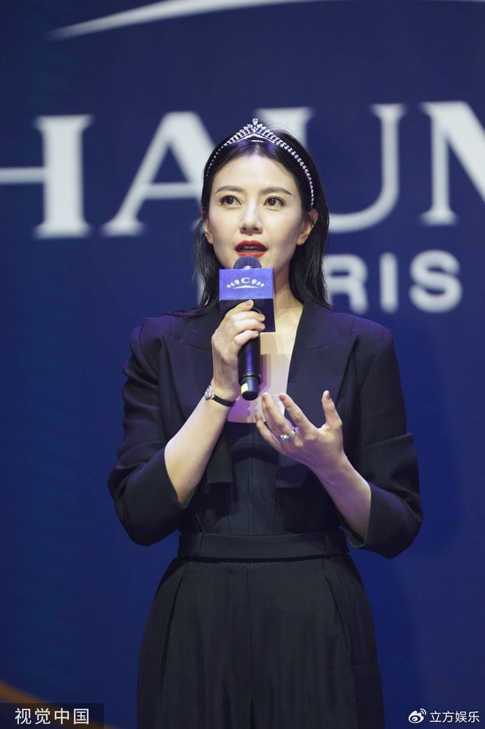 高圆圆西装造型温婉大气 萧敬腾米卡帅气十足