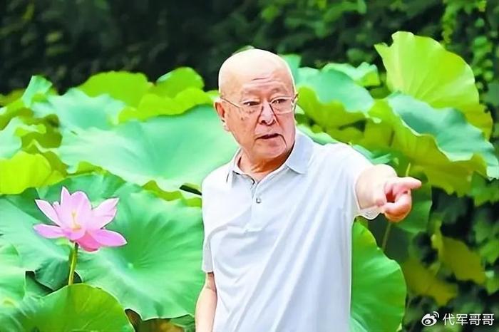 88歲著名表演藝術家王鐵成去世，50多次飾演周總理，一生德藝雙馨