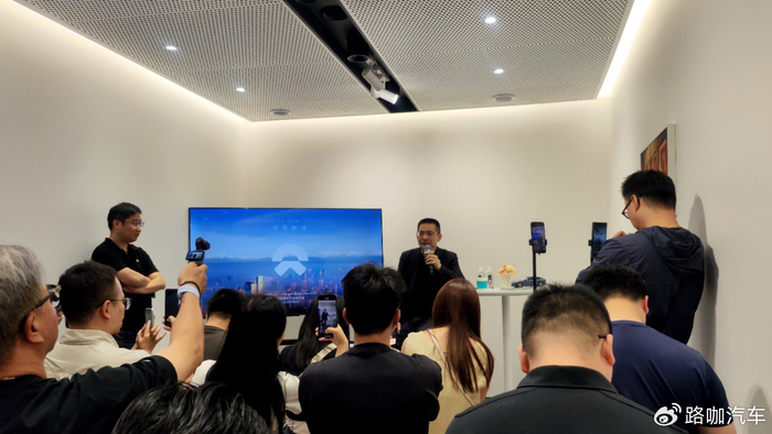 蔚来es8_蔚来ES8产能挑战_第三代蔚来ES8销售表现